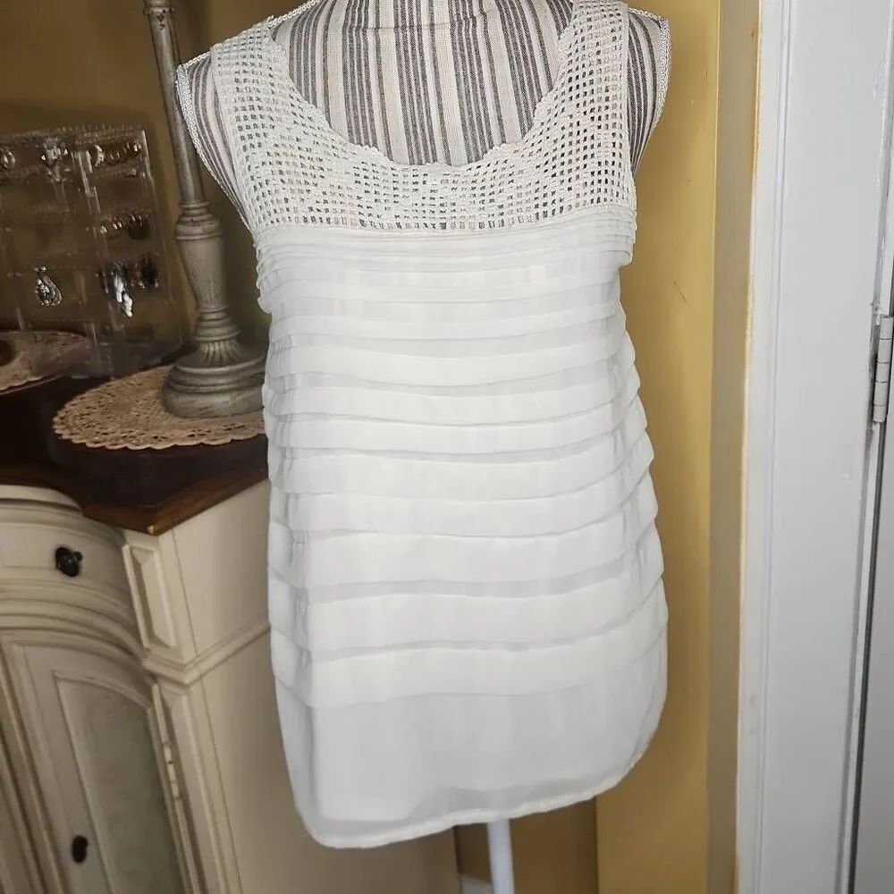 Elle cream lace tiered tank top women's size XS